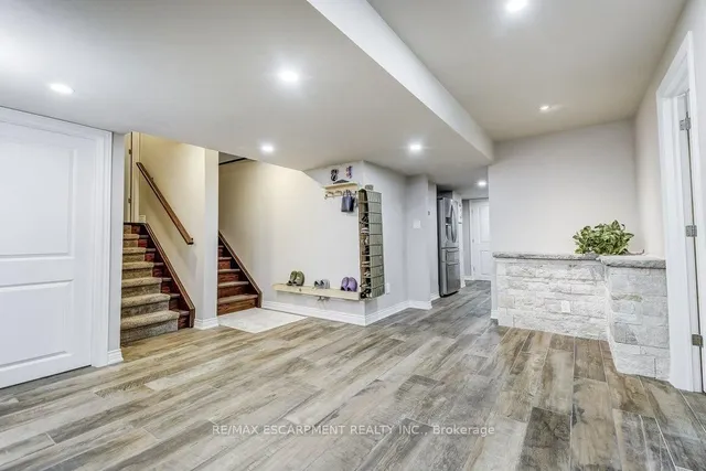 Additional image 35 of 33 Lockman Dr