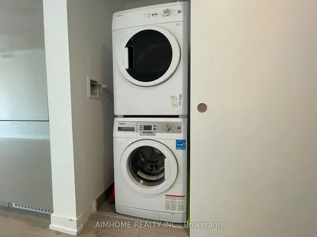 Additional image 12 of 161 Roehampton Ave Unit 1109