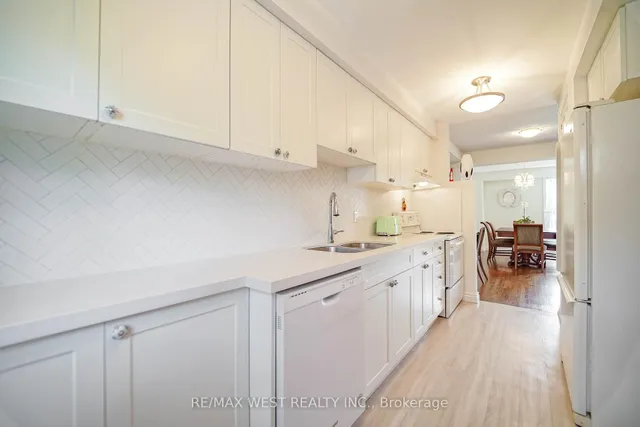 Additional image 3 of 6 Yetta Shepway