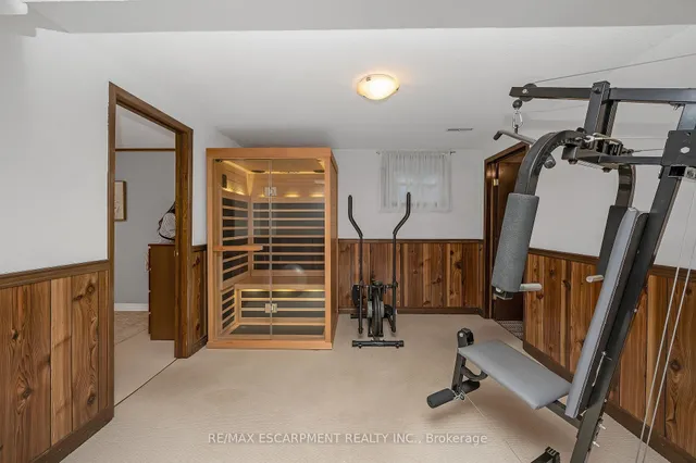 Additional image 35 of 1355 Edgeware Rd