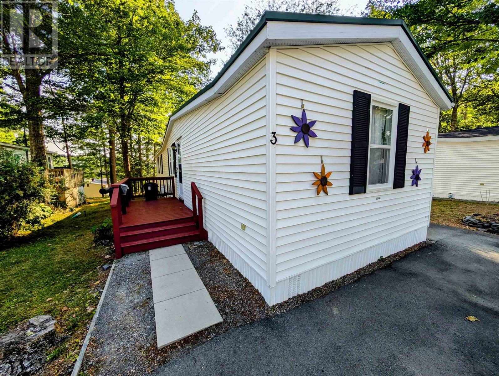Property image for 3 Summer Crescent|Bridgewater, Nova Scotia B4V3P4