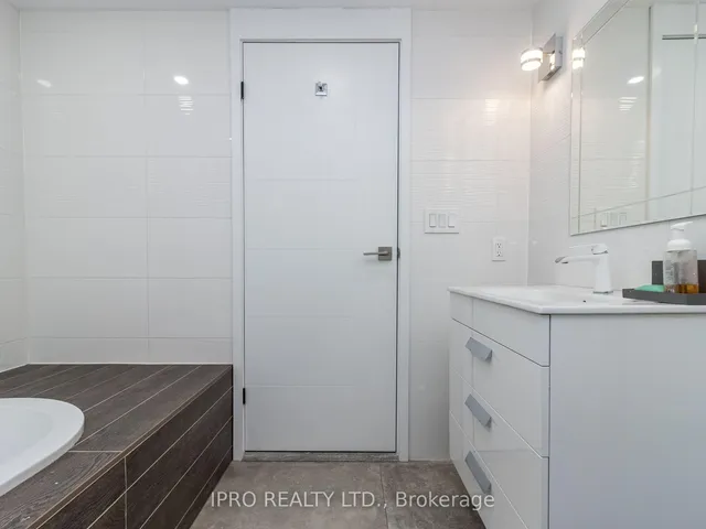 Additional image 36 of 568 DYNES Rd