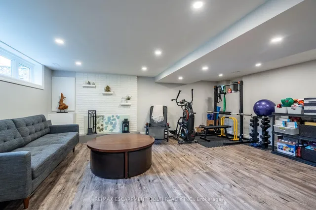 Additional image 15 of 324 Parkside Dr