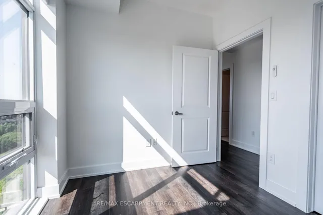 Additional image 18 of 450 Dundas St Unit 1111