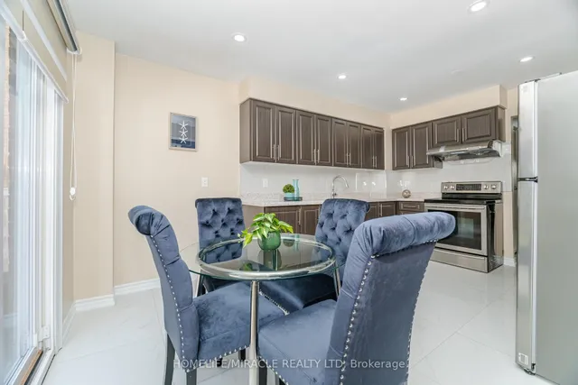 Additional image 9 of 27 Jay St