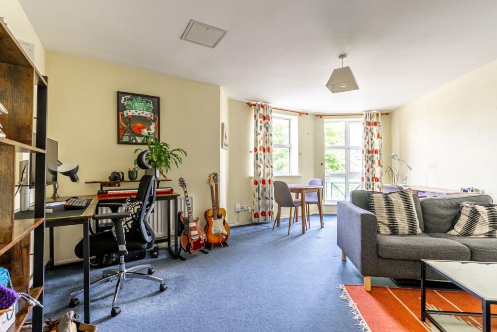 Additional image 2 of Dexter Close, St. Albans, Hertfordshire, AL1