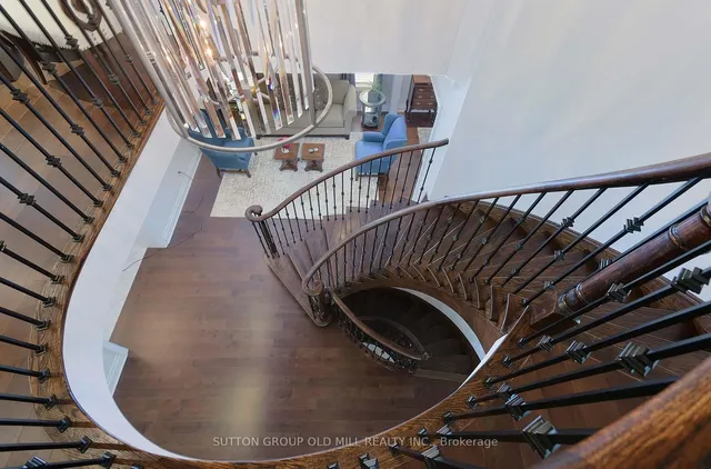 Additional image 18 of 14 Canis St