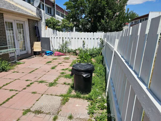 Additional image 4 of 2901 Jane St Unit Unit 15
