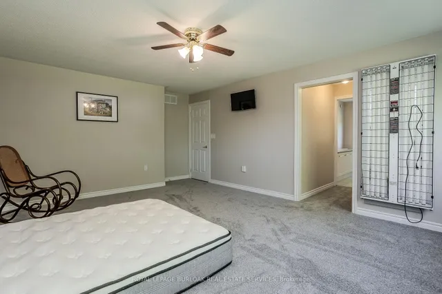 Additional image 32 of 109 Emerald Crt