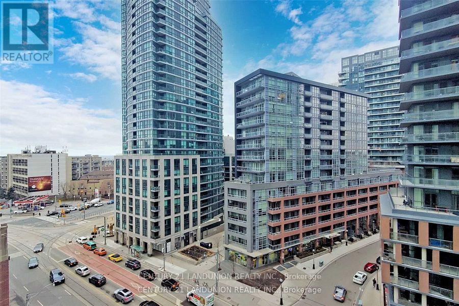 902 - 19 BATHURST STREET|Toronto (Waterfront Communities), Ontario M5V0N2