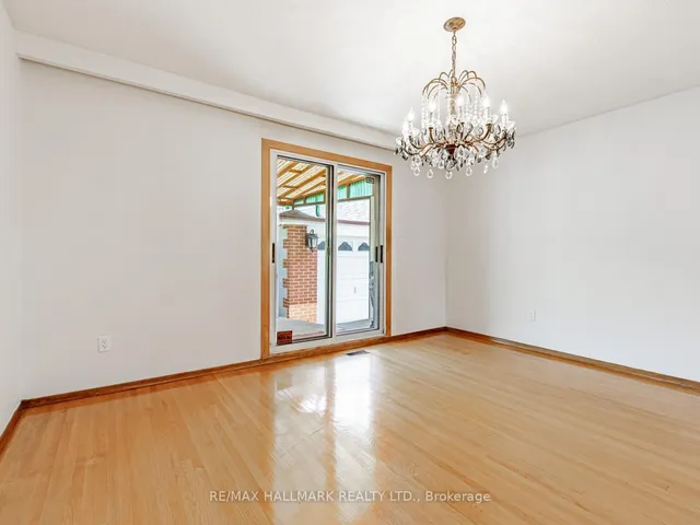 Additional image 16 of 31 Woodenhill Crt