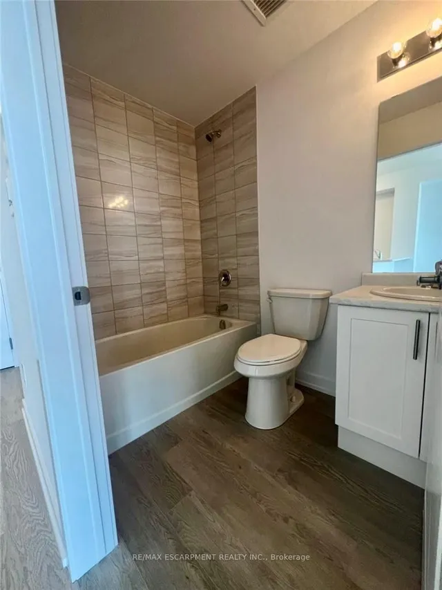 Additional image 19 of 460 Dundas St Unit 703