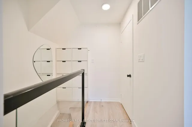 Additional image 11 of 18 Laidlaw St Unit 1030