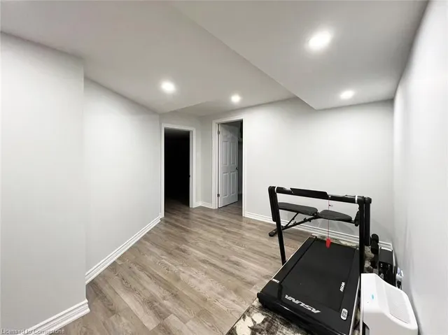 Additional image 32 of 7 Tandem Crt