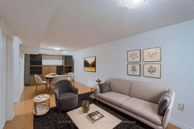 Additional image 24 of 66 Inniscross Cres