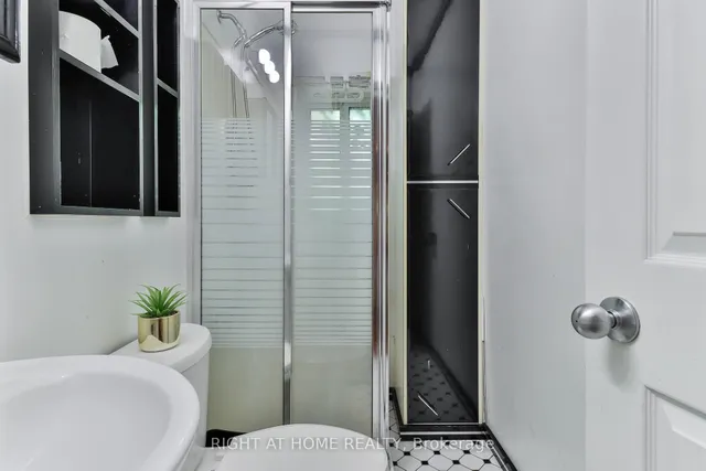 Additional image 26 of 948 Runnymede Rd