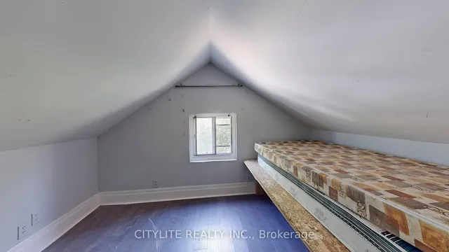 Additional image 19 of 170 Lambton Ave