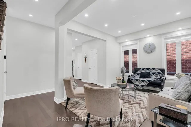 Additional image 11 of 564 Bessborough Dr