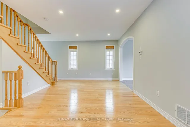 Additional image 9 of 1254 Craigleith Rd