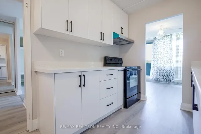 Additional image 19 of 2 Glamorgan Ave Unit 602