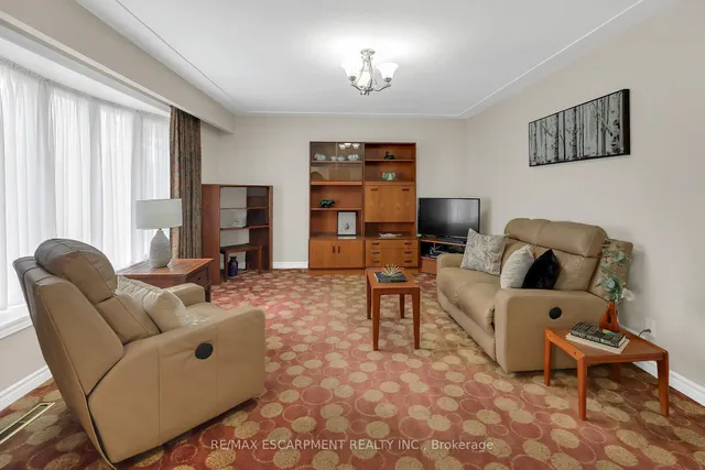 Additional image 19 of 95 Mountain Ave