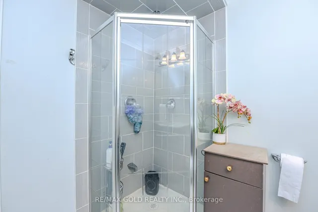 Additional image 18 of 14 Burlington St