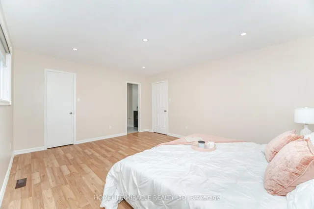 Additional image 21 of 27 Jay St