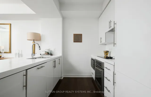 Additional image 9 of 156 Portland St Unit 612