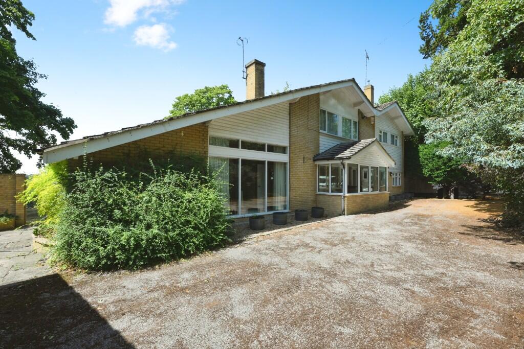 Additional image 2 of High Road, AL9