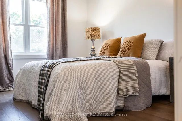 Additional image 19 of 70 Flamboro St