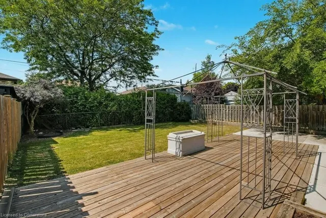 Additional image 34 of 111 Castlefield Dr