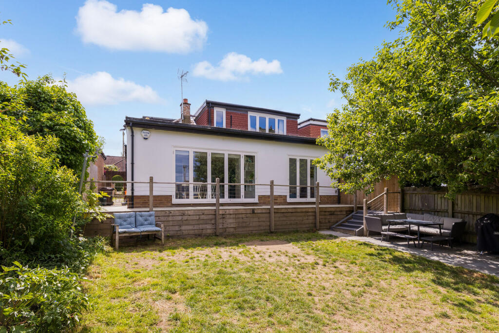 Additional image 12 of Park Rise, Harpenden, AL5