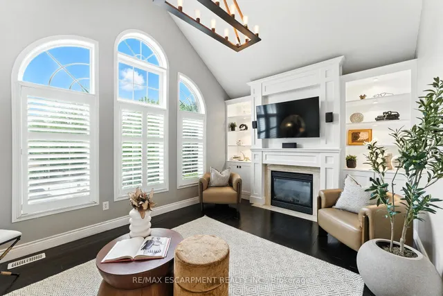 Additional image 13 of 2484 Whitehorn Dr