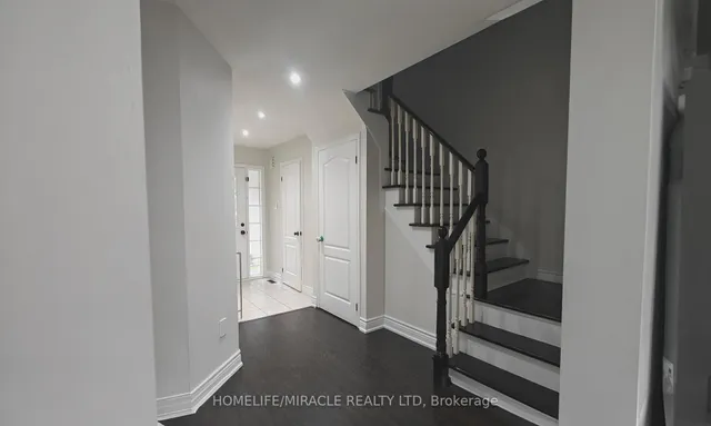 Additional image 33 of 6 September Pl