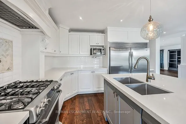 Additional image 16 of 242 Eringate Dr