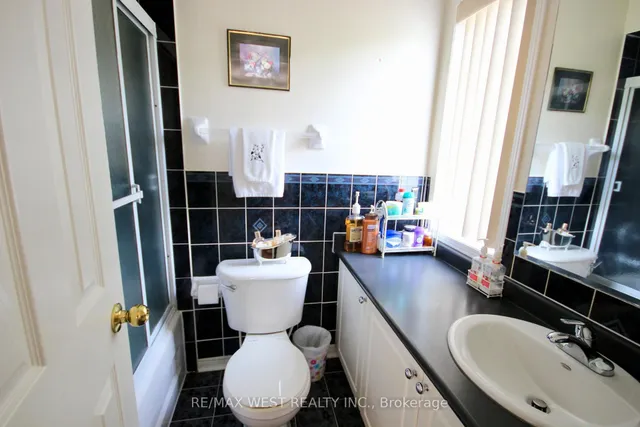 Additional image 19 of 1 Platinum Dr