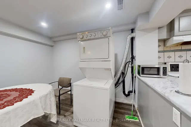 Additional image 43 of 33 Parkside Dr