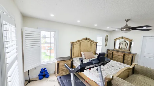 Additional image 26 of 2 Buchanan Cres