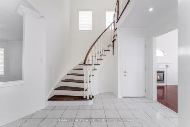 Additional image 24 of 6 Baccarat Cres