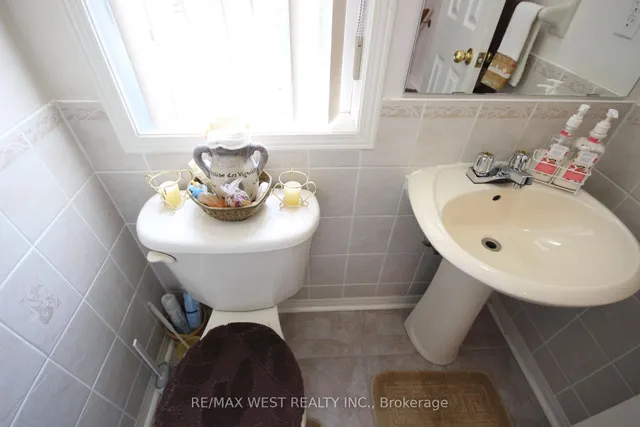 Additional image 14 of 1 Platinum Dr