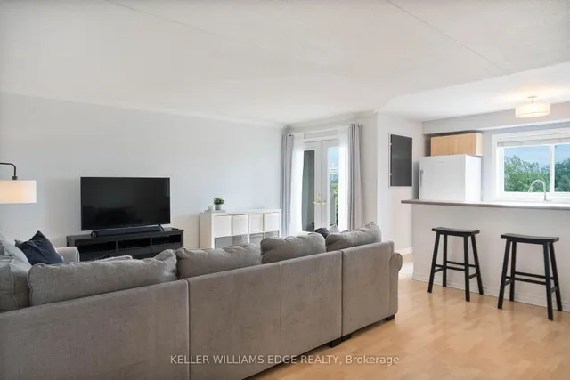 Additional image 8 of 4450 Fairview St Unit 304