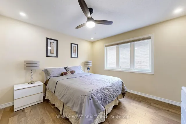 Additional image 27 of 6 Igloo Tr