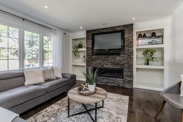 Additional image 22 of 936 Harvey Pl