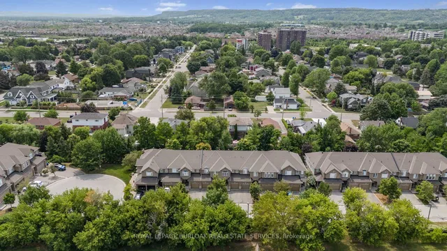 Additional image 31 of 130 Robert St Unit 32