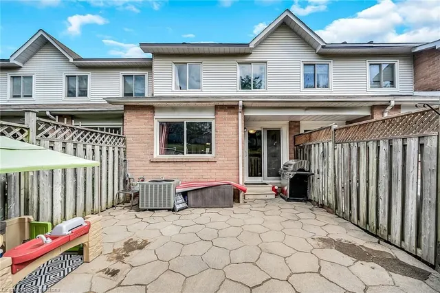 Additional image 27 of 26 Moss Blvd Unit 24