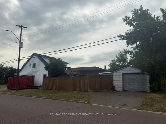 Additional image 3 of 325 WEIR St