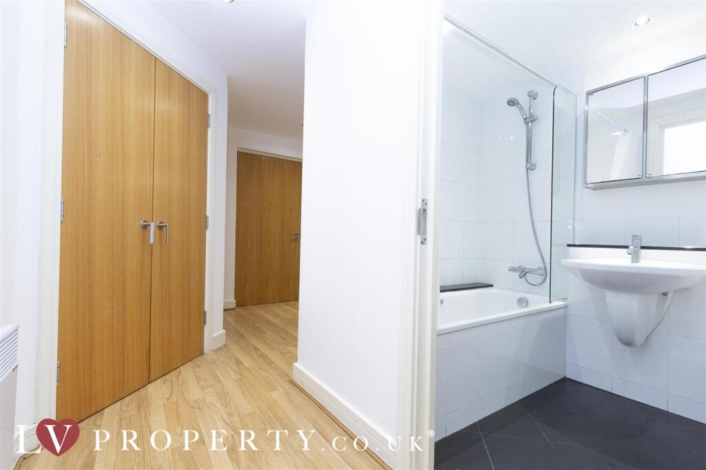 Additional image 7 of Islington Gates, Fleet Street