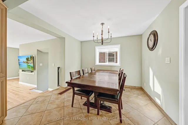 Additional image 40 of 215 Wexford Ave