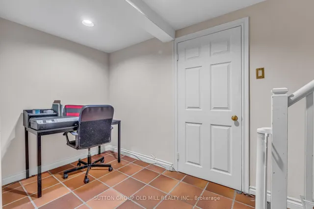 Additional image 33 of 8 Blaine Dr