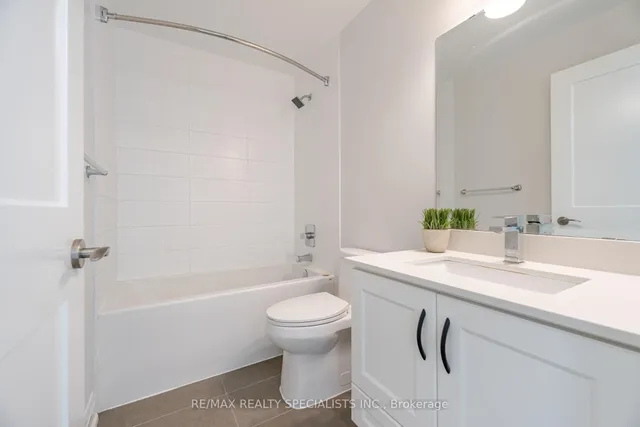 Additional image 18 of 15 Lynch St Unit 806